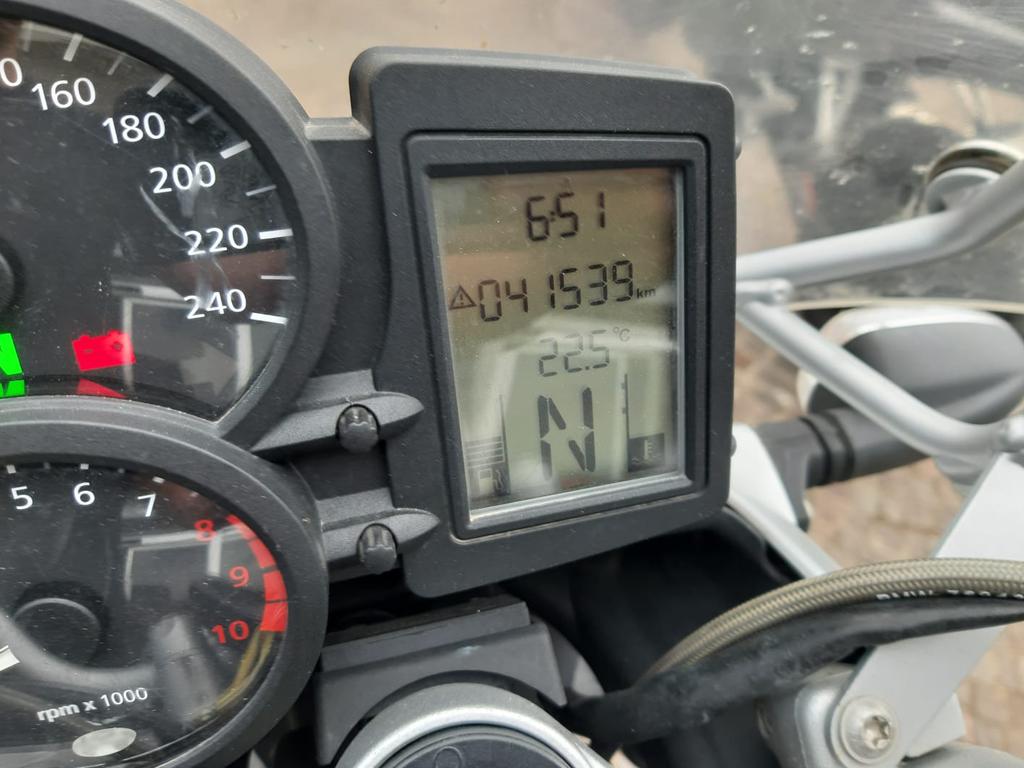 R 1200 R