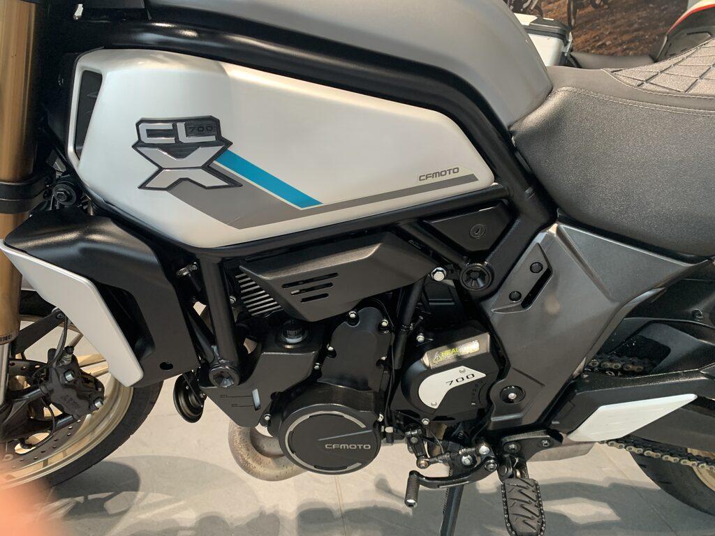 700 CL-X