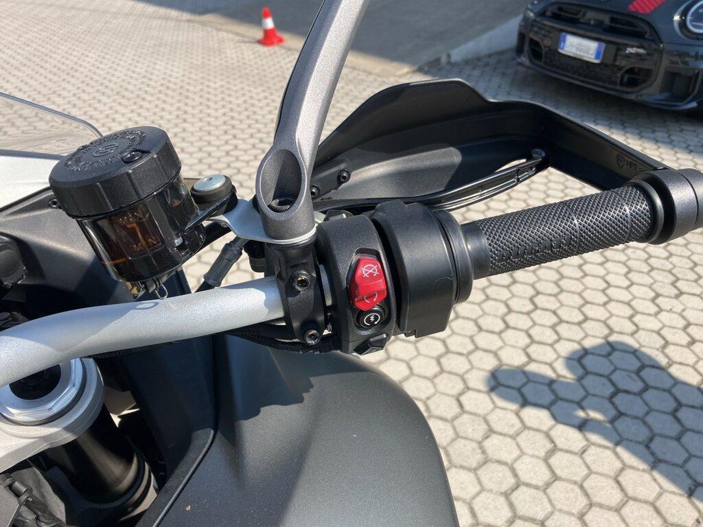 MULTISTRADA V4