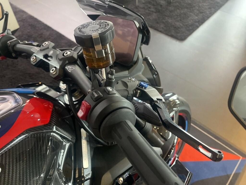 M 1000 R