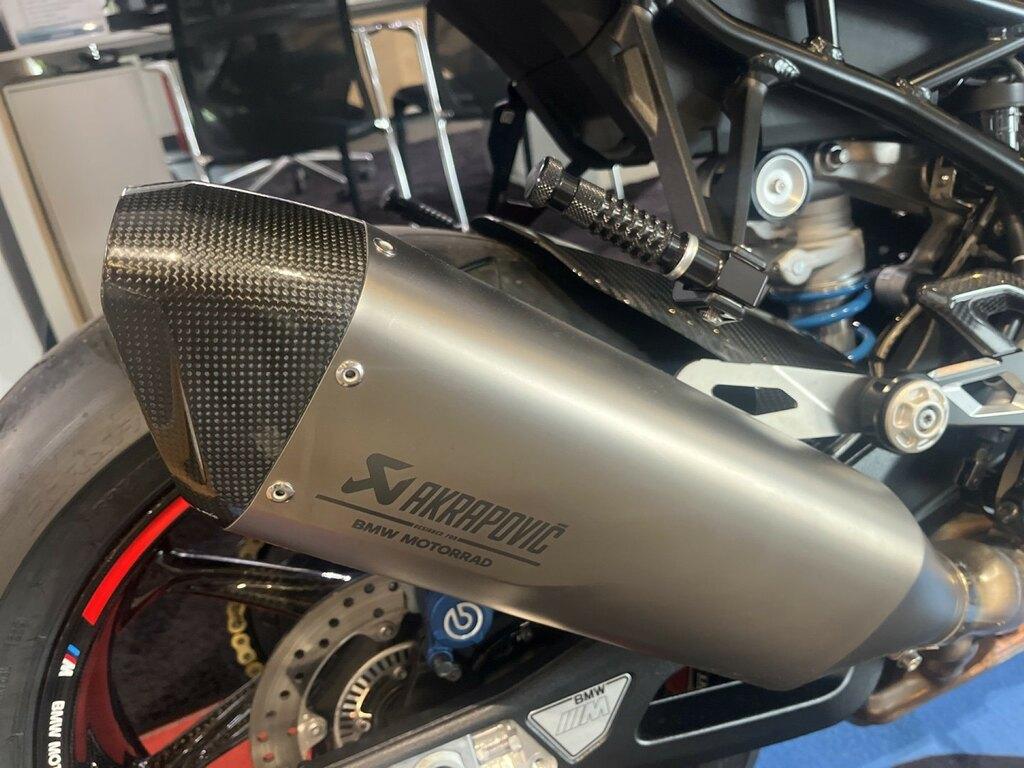 M 1000 R