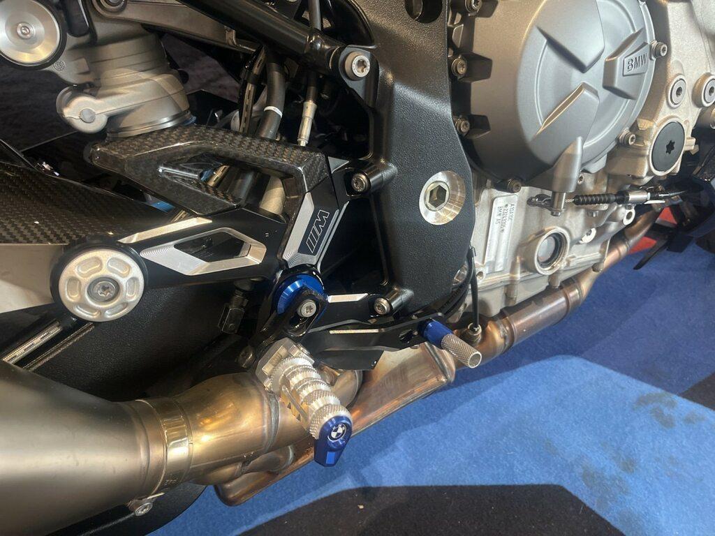 M 1000 R