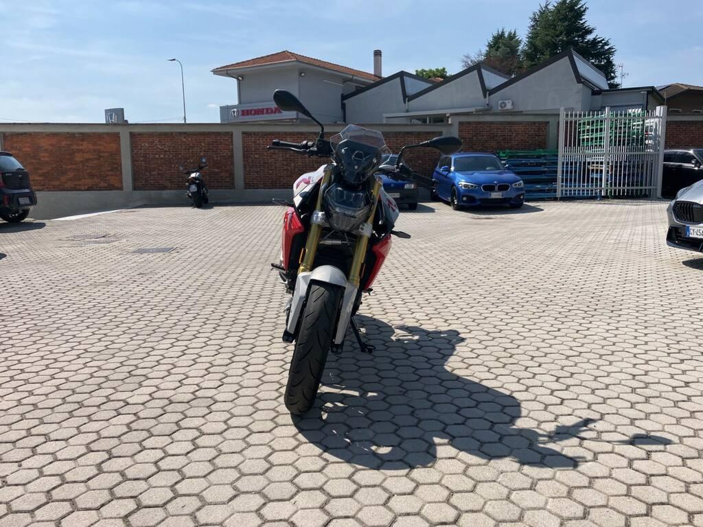 F 900 R