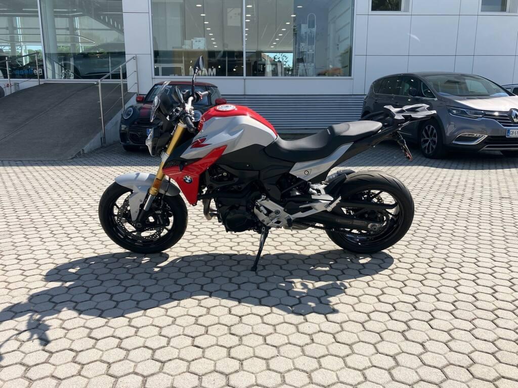 F 900 R
