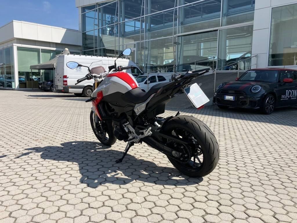 F 900 R