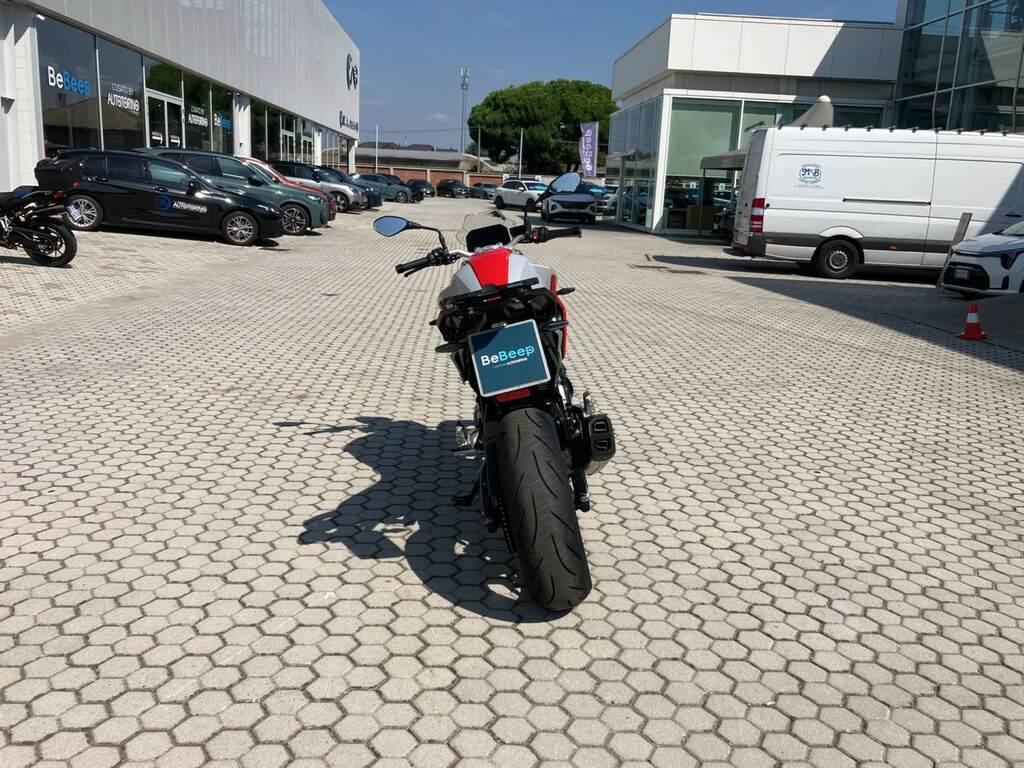 F 900 R