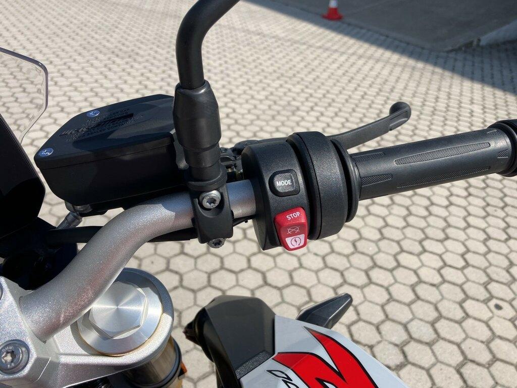 F 900 R