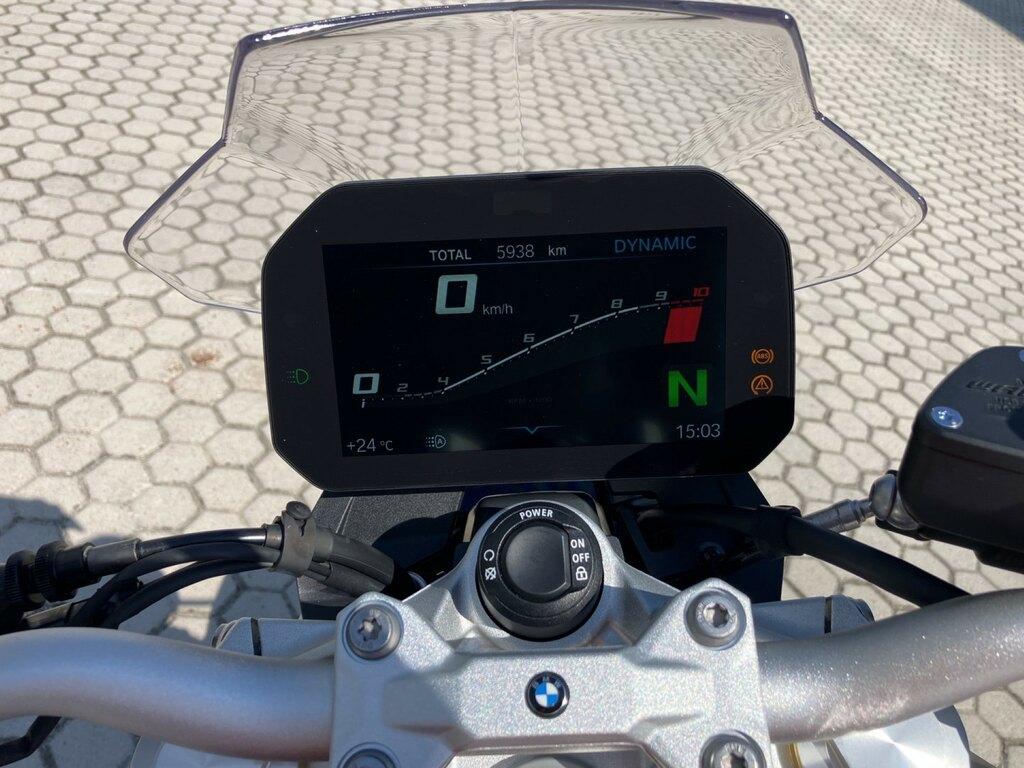 F 900 R