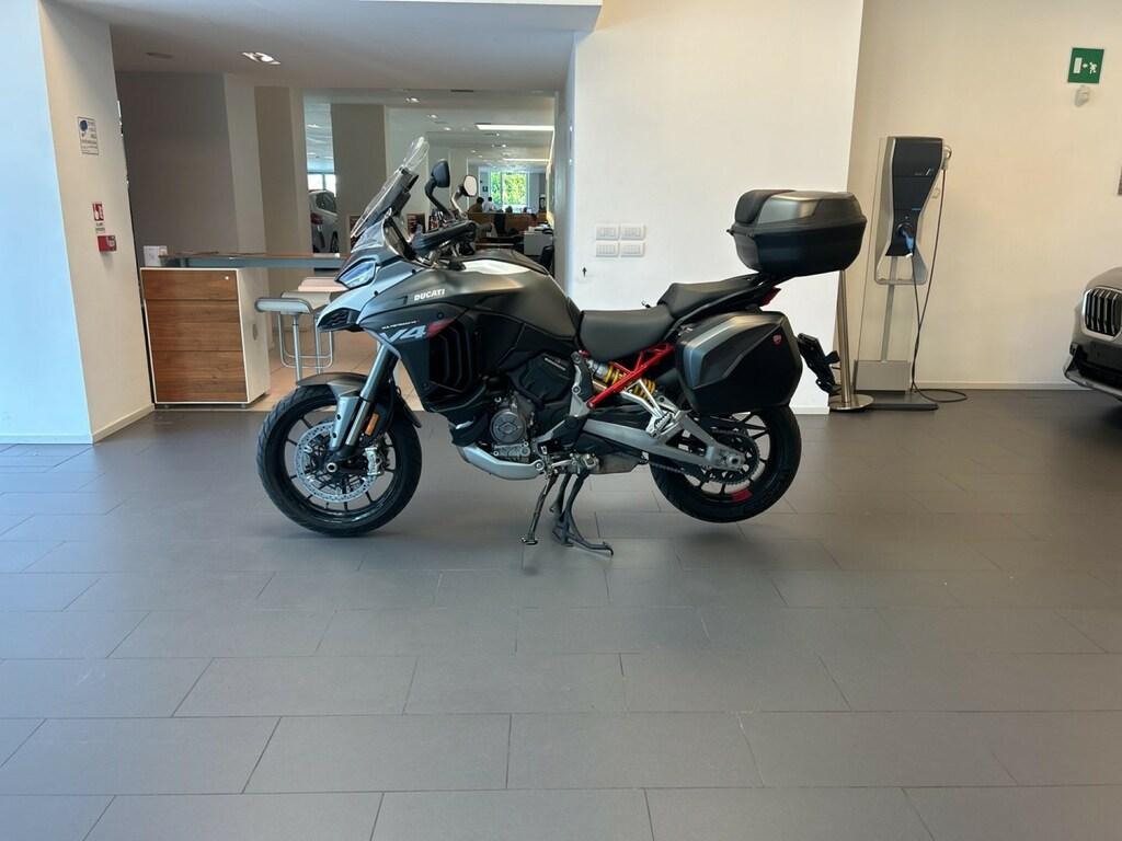 MULTISTRADA V4