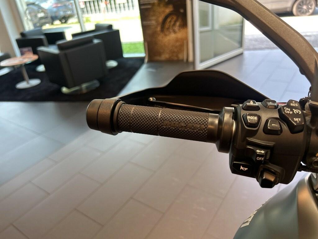 MULTISTRADA V4