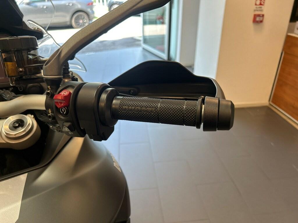 MULTISTRADA V4