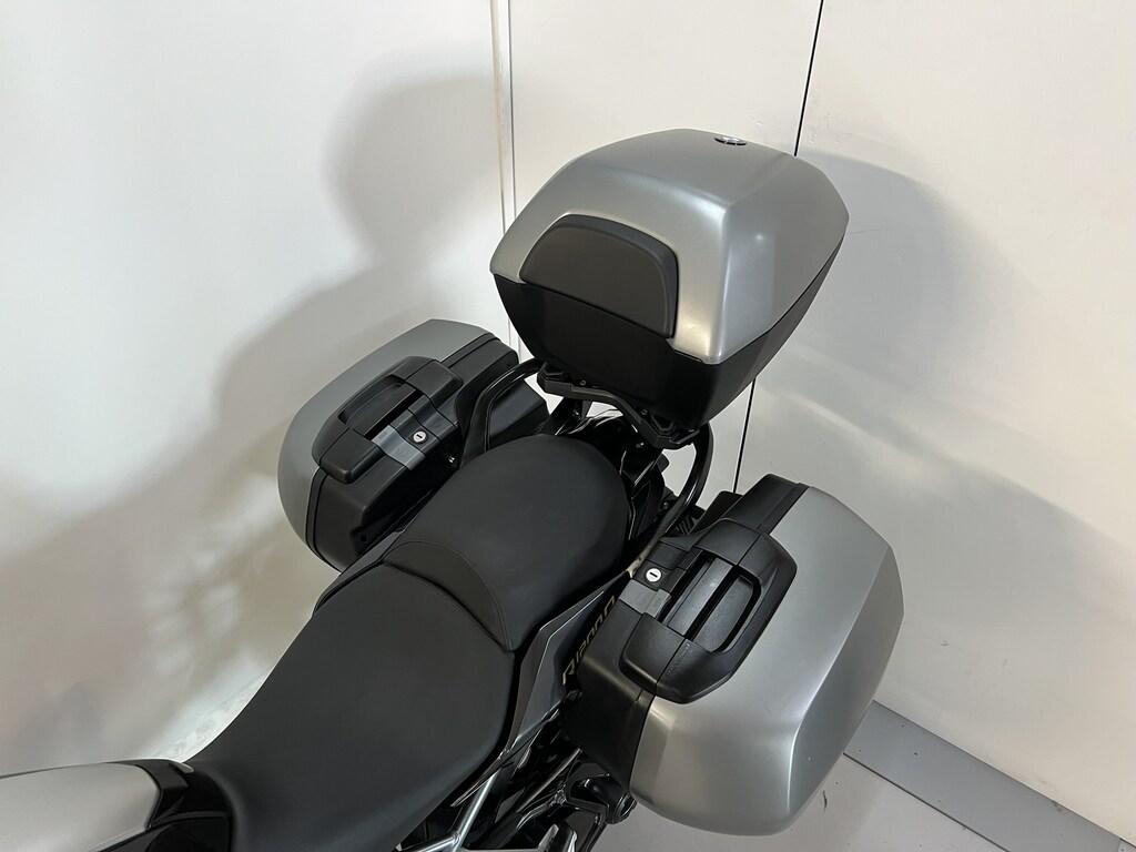 R 1200 R