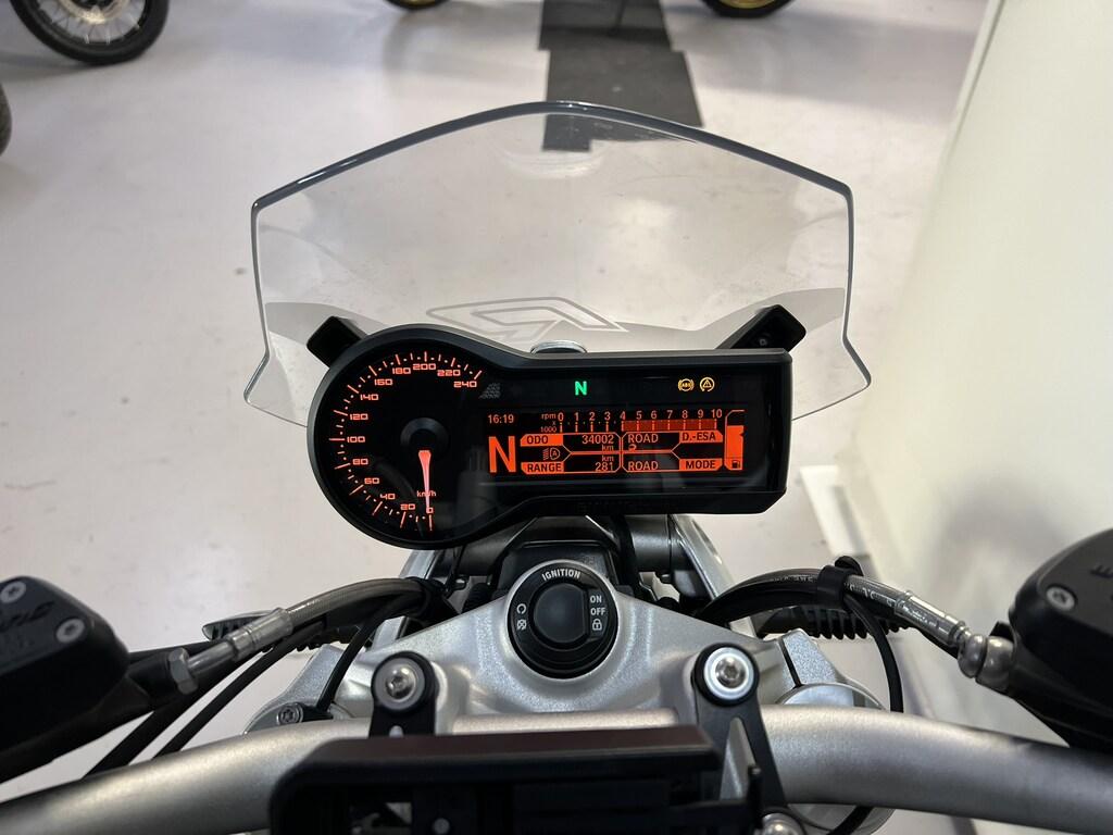 R 1200 R
