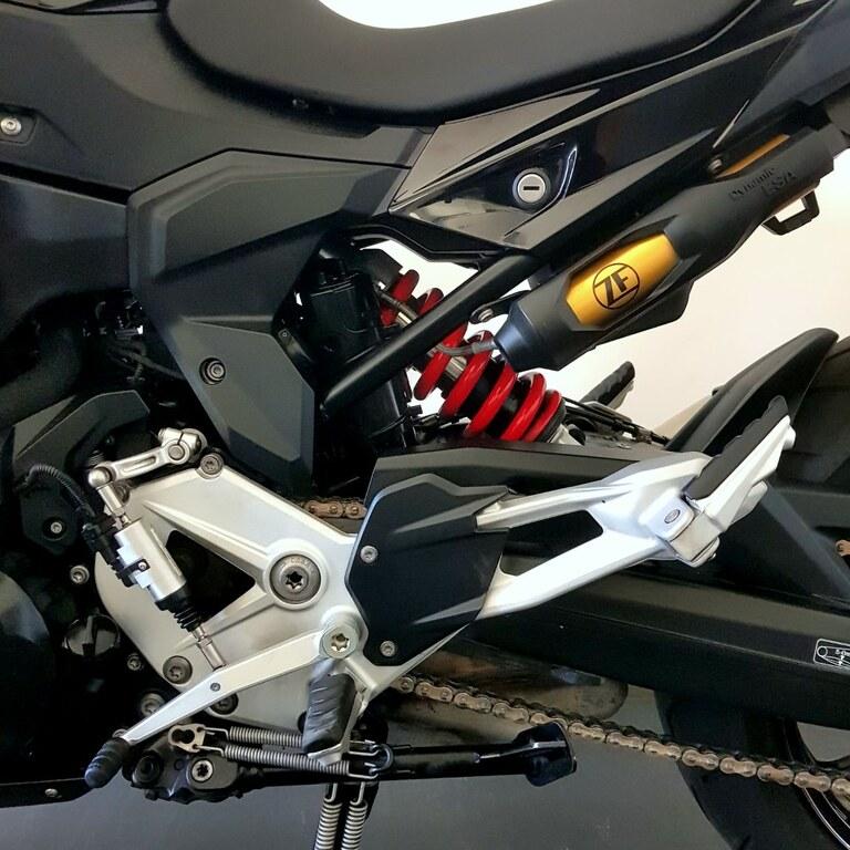 F 900 XR