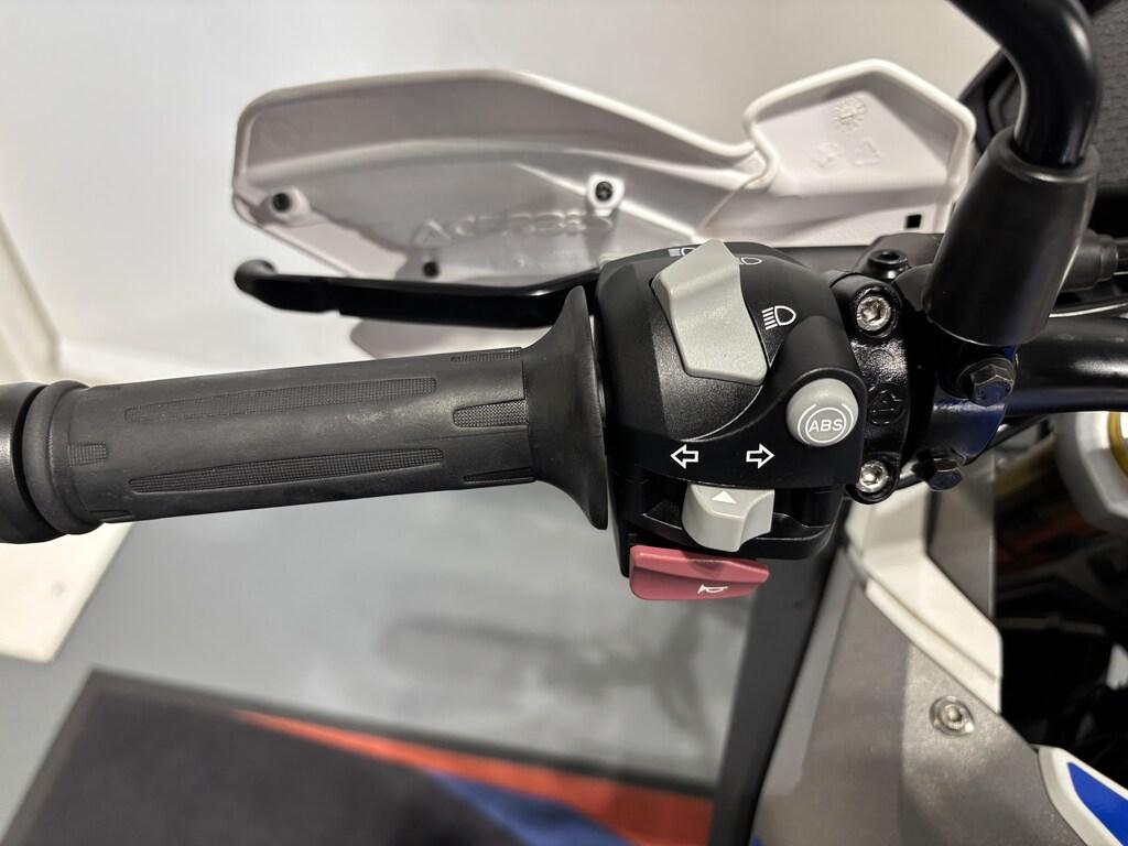 G 310 GS