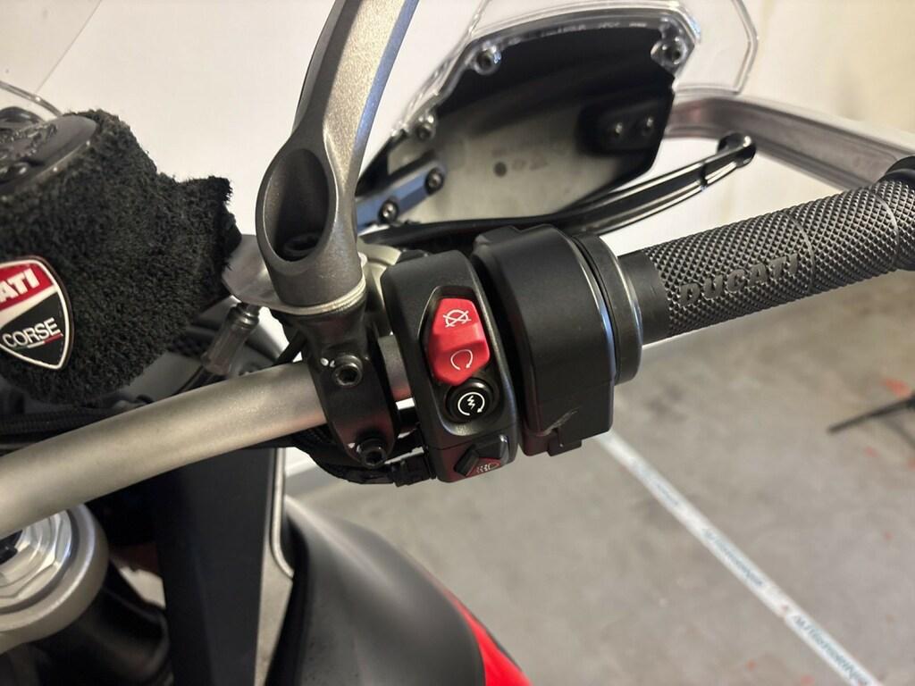 MULTISTRADA V4