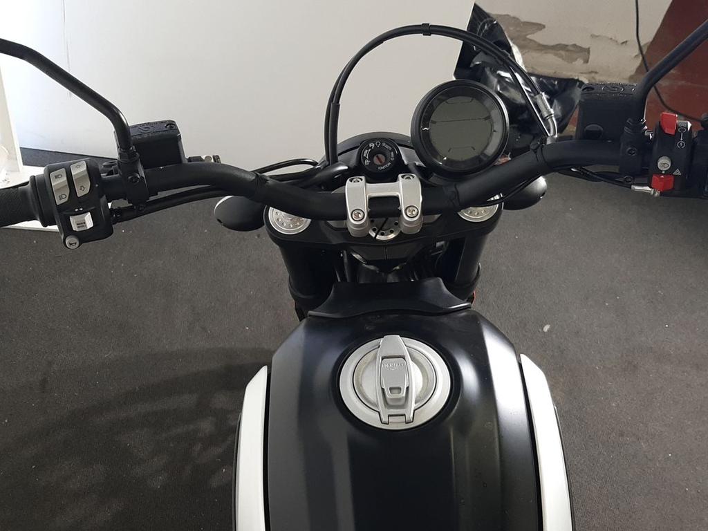 SCRAMBLER 800