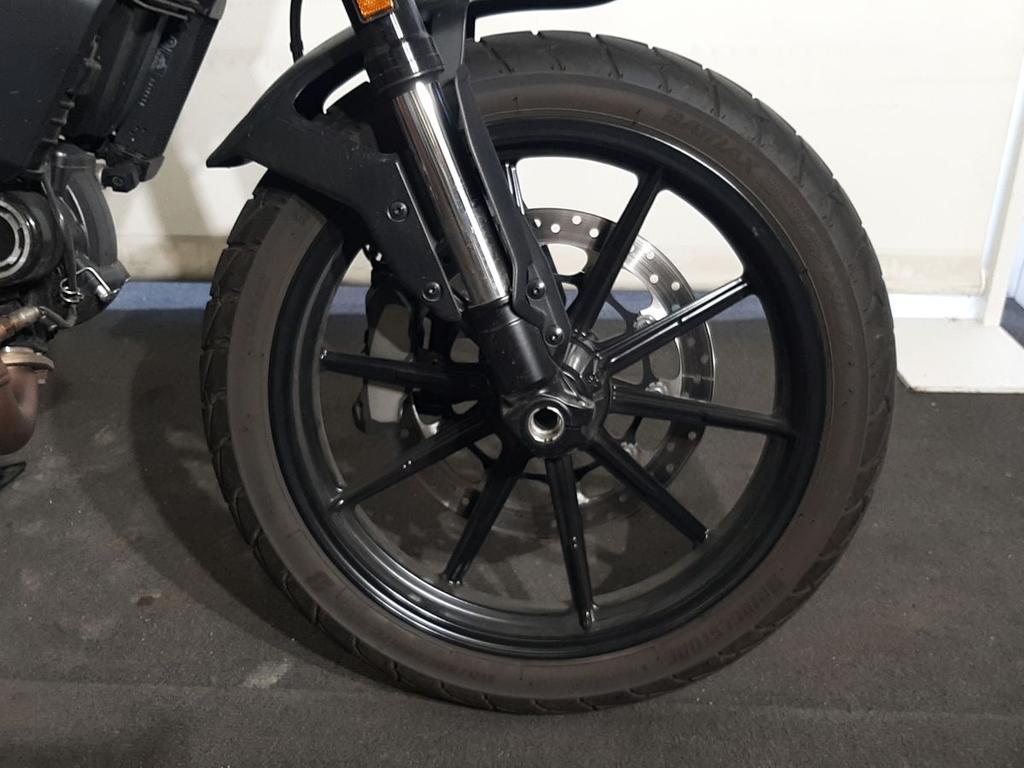 SCRAMBLER 800