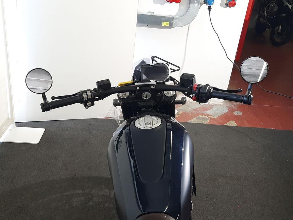 SCRAMBLER 800