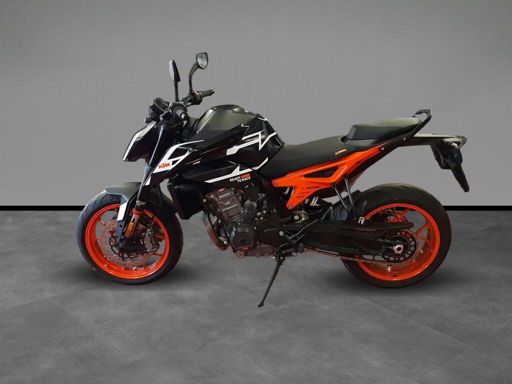 890 DUKE