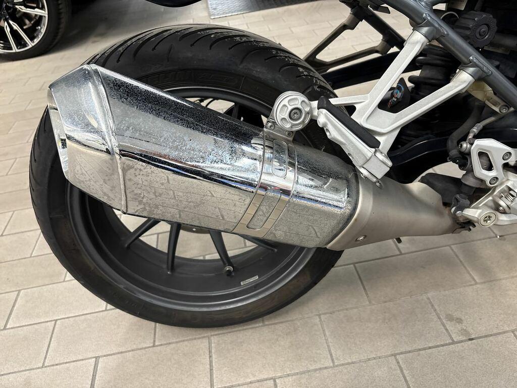 R 1200 R