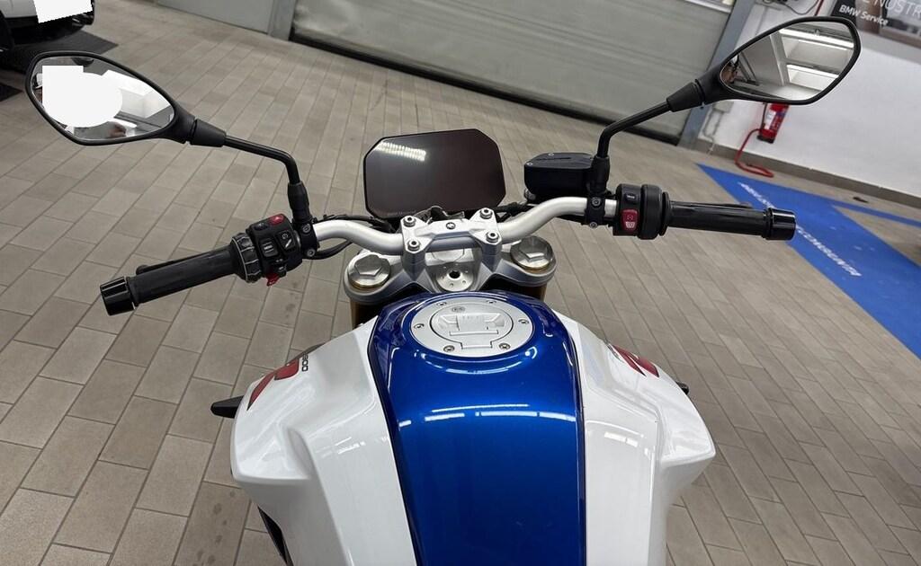 F 900 R