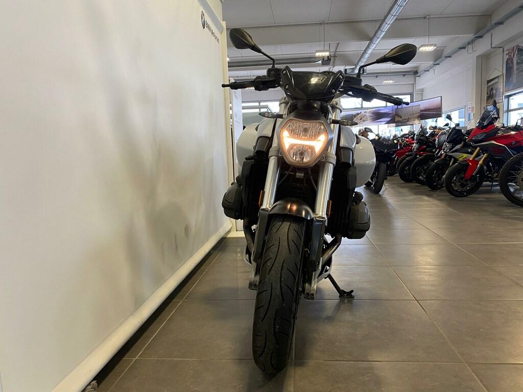 R 1200 R