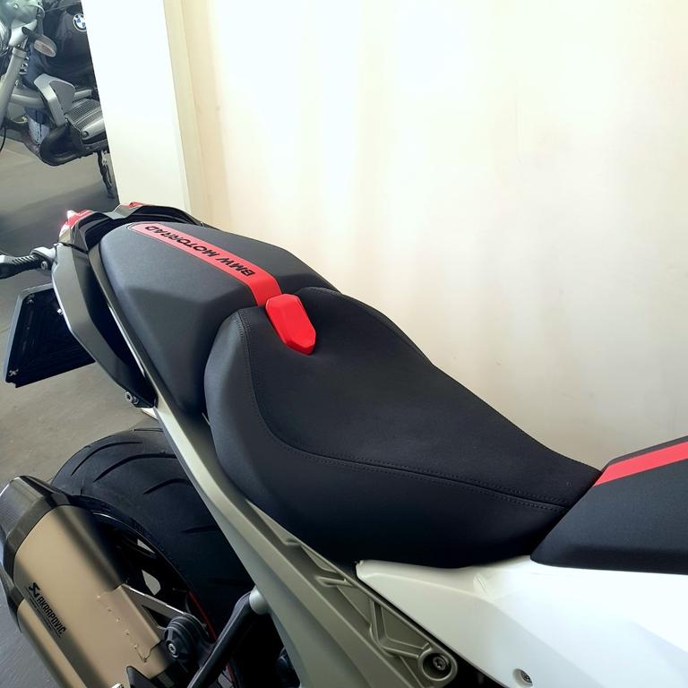 R 1300 RS