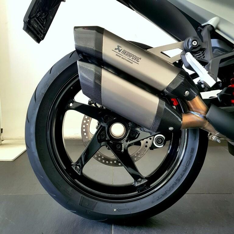 R 1300 RS
