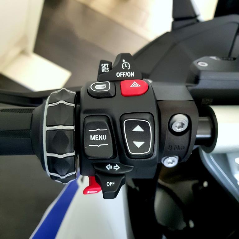 R 1300 RS