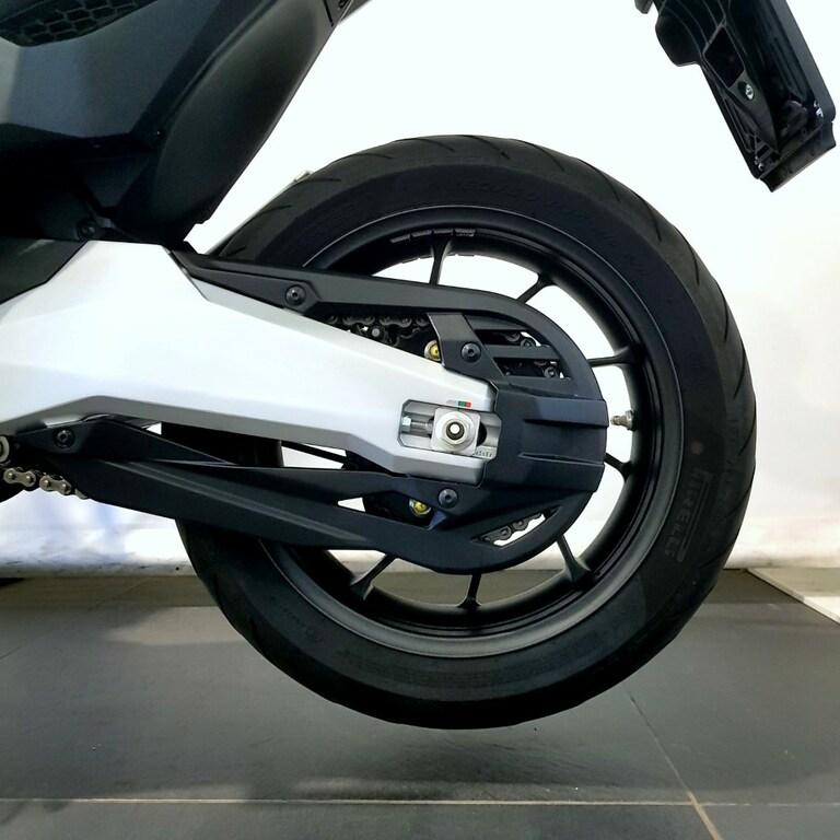 FORZA 750