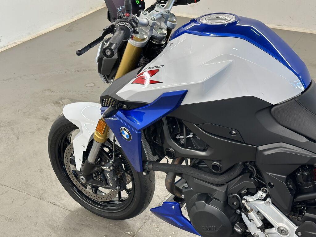 F 900 R