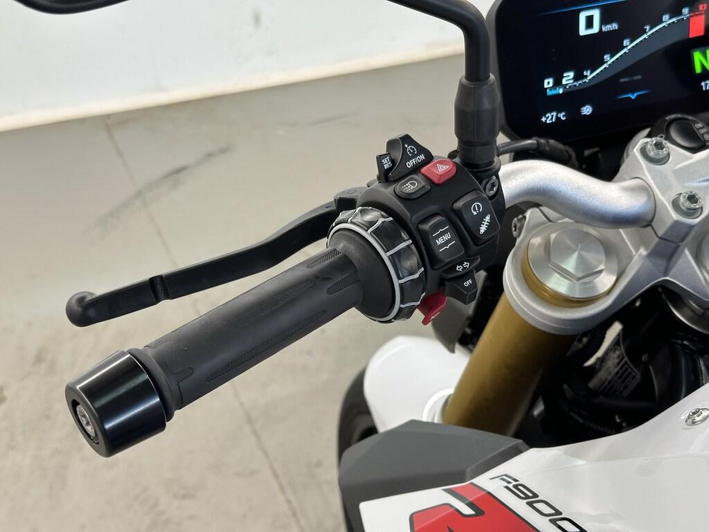 F 900 R