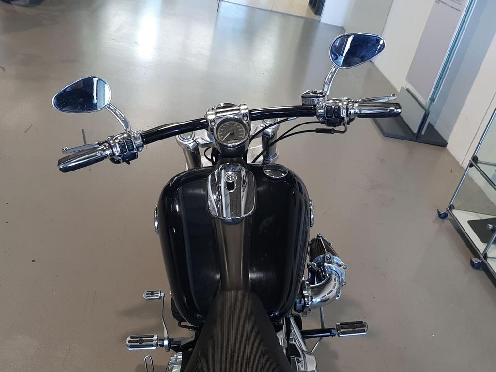 SOFTAIL 1690 BREAKOUT