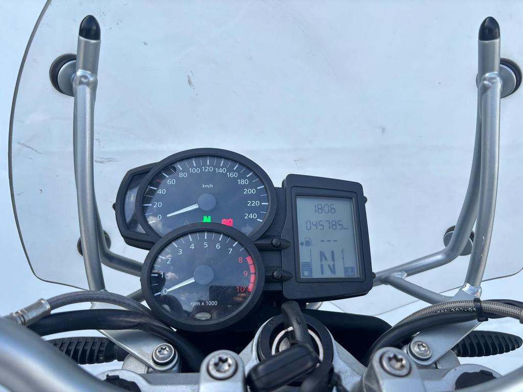 R 1200 R
