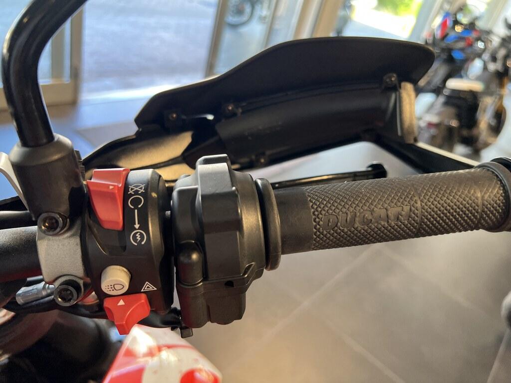 HYPERMOTARD 950