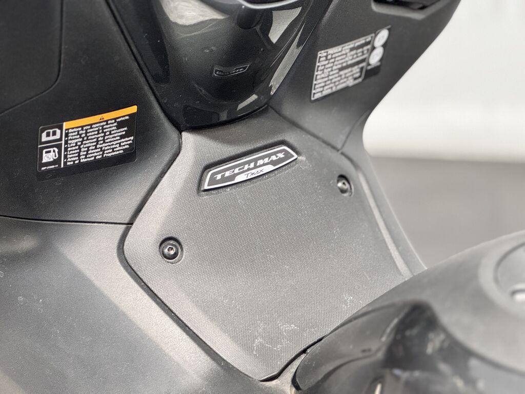 T-MAX 560