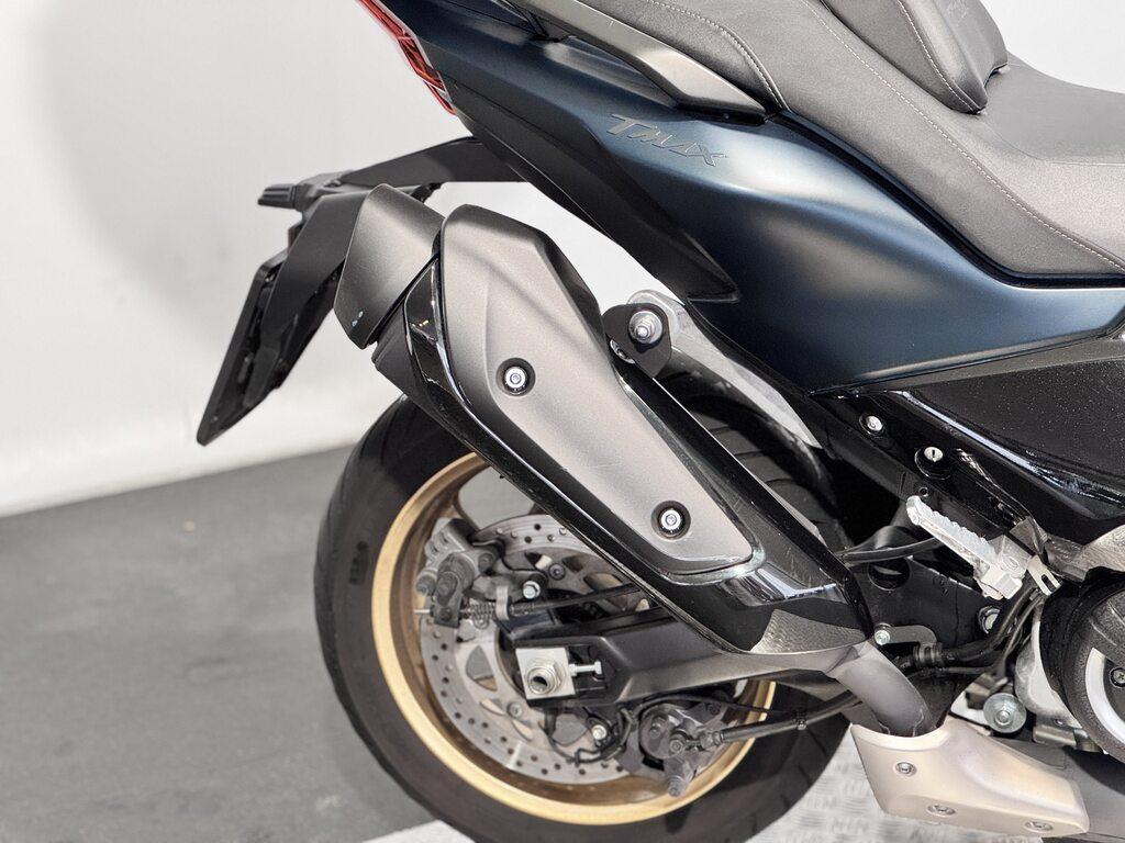 T-MAX 560