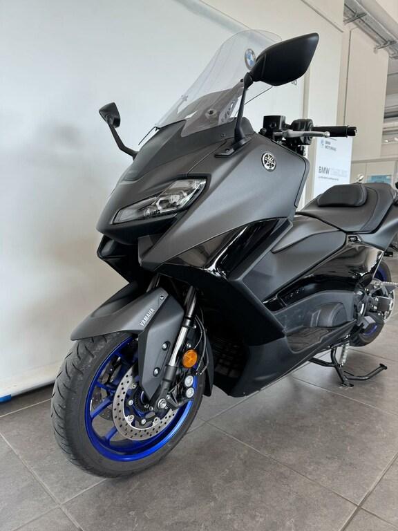 T-MAX 560