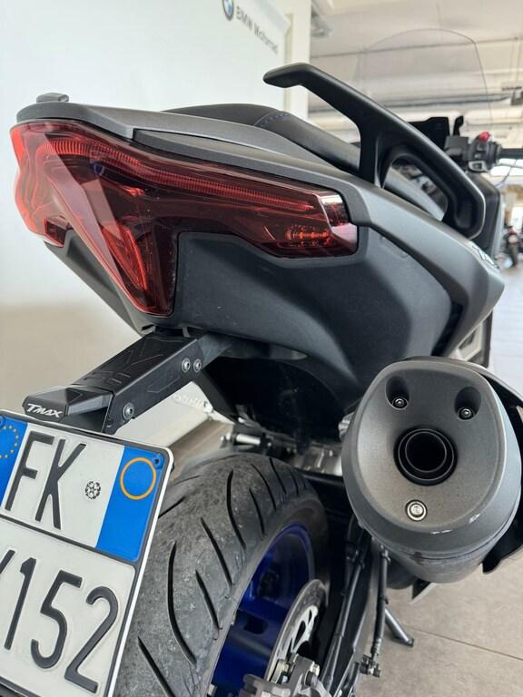 T-MAX 560