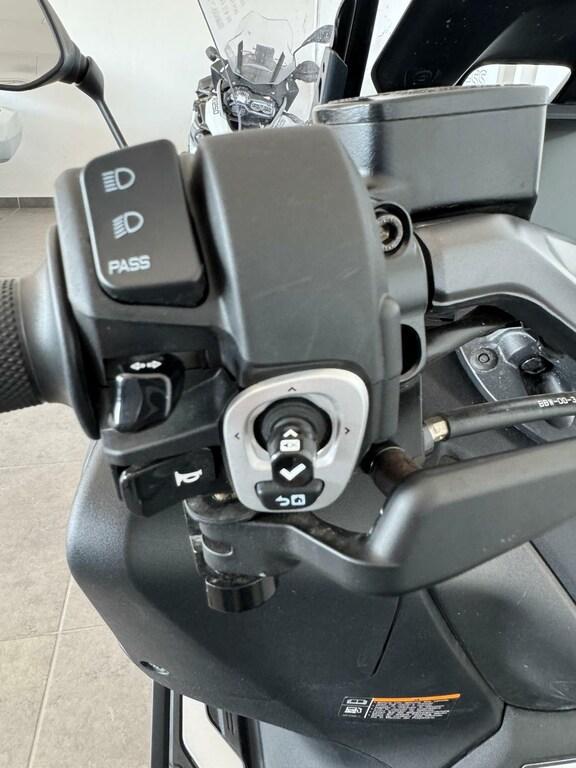 T-MAX 560