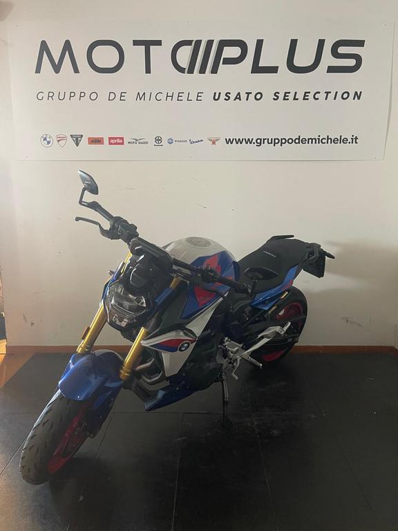 F 900 R