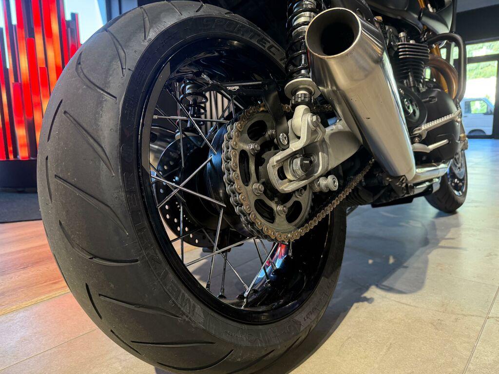 THRUXTON 1200