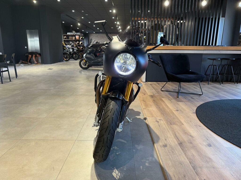 THRUXTON 1200