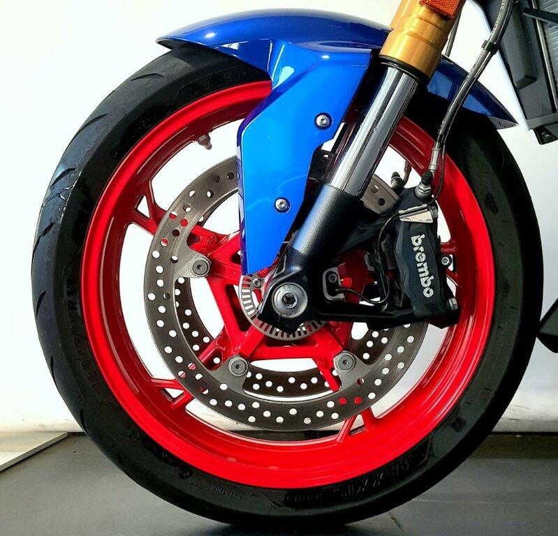 F 900 R