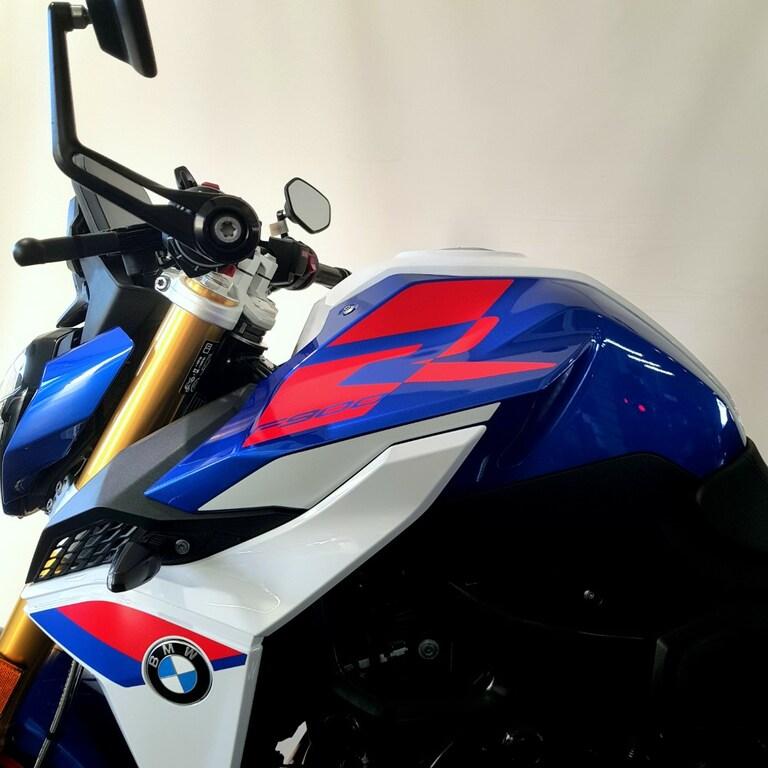 F 900 R