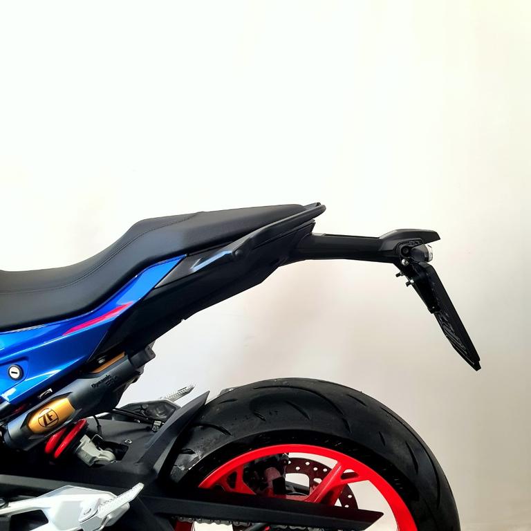 F 900 R