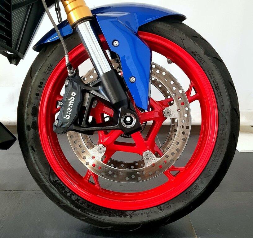 F 900 R