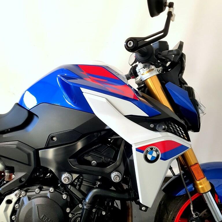 F 900 R