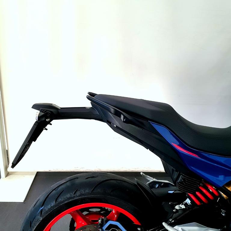 F 900 R